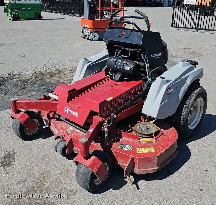 image for item LE9308 2019 Exmark Staris S-Series  ZTR lawn mower