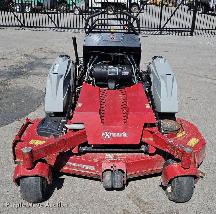 image for item LE9308 2019 Exmark Staris S-Series  ZTR lawn mower