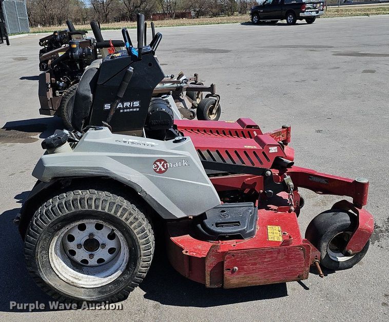 image for item LE9308 2019 Exmark Staris S-Series  ZTR lawn mower