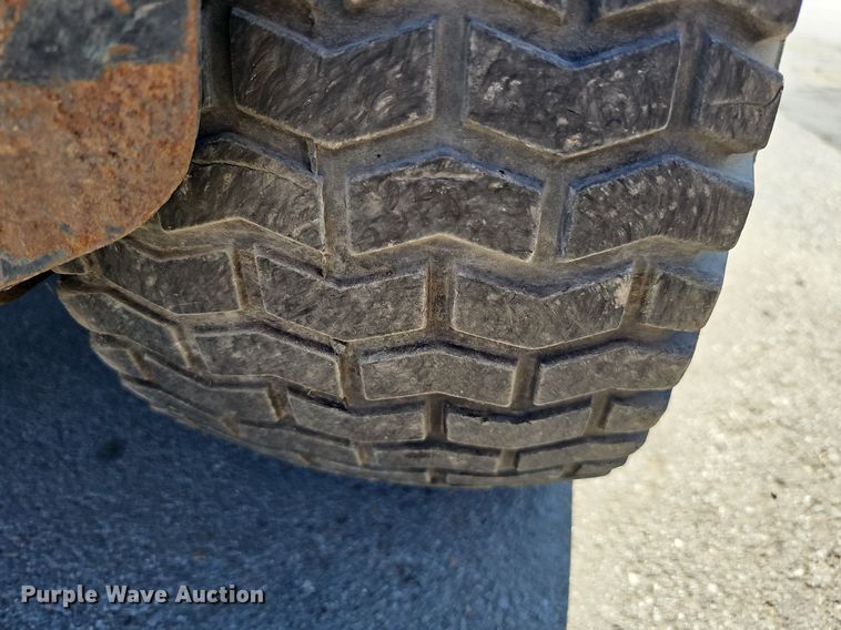 image for item LE9308 2019 Exmark Staris S-Series  ZTR lawn mower