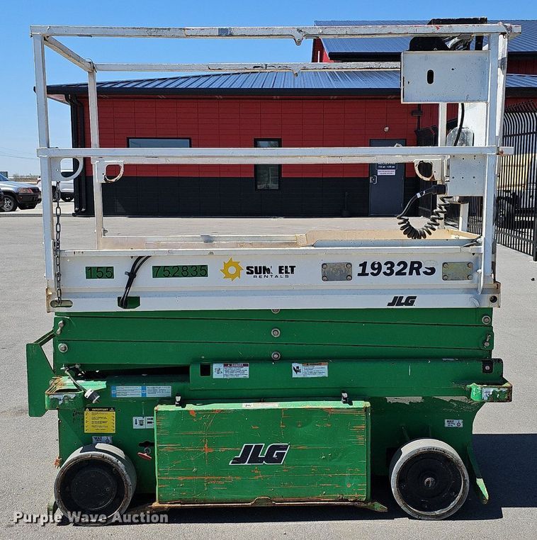image for item LE9311 2015 JLG 1932RS  vertical lift