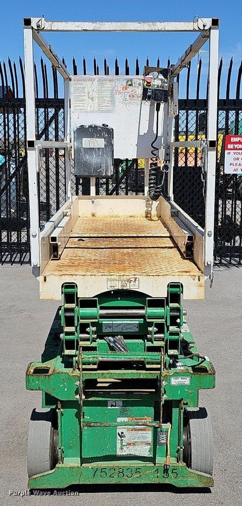 image for item LE9311 2015 JLG 1932RS  vertical lift