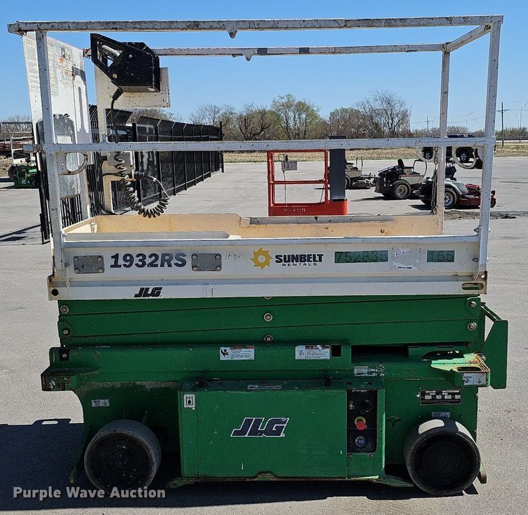 image for item LE9311 2015 JLG 1932RS  vertical lift