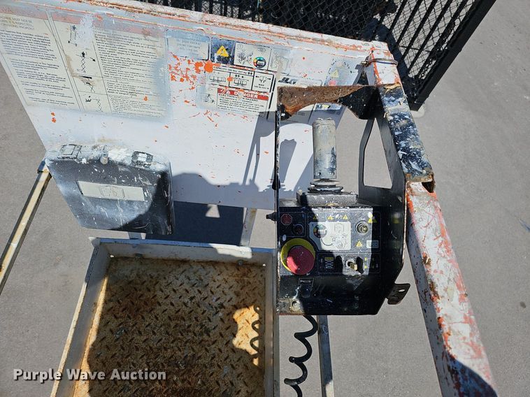 image for item LE9311 2015 JLG 1932RS  vertical lift