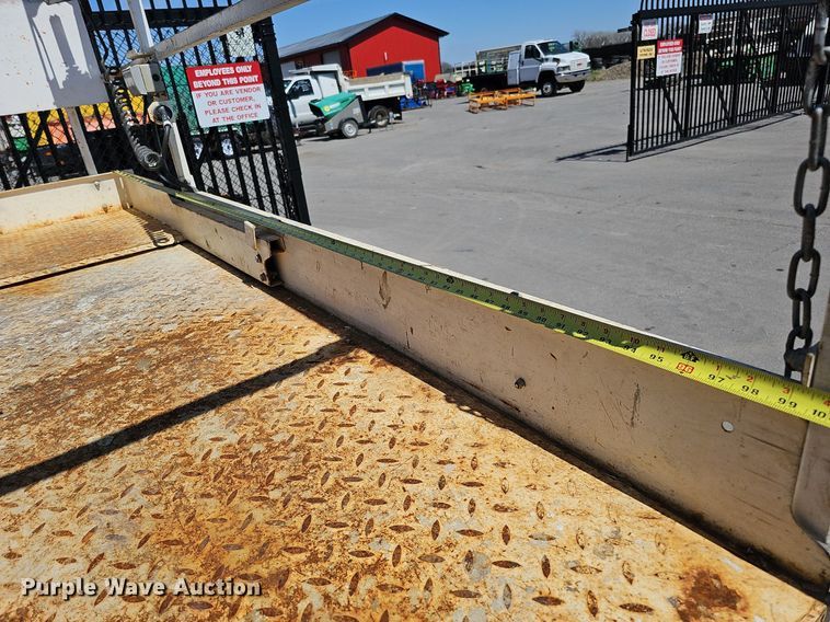 image for item LE9311 2015 JLG 1932RS  vertical lift