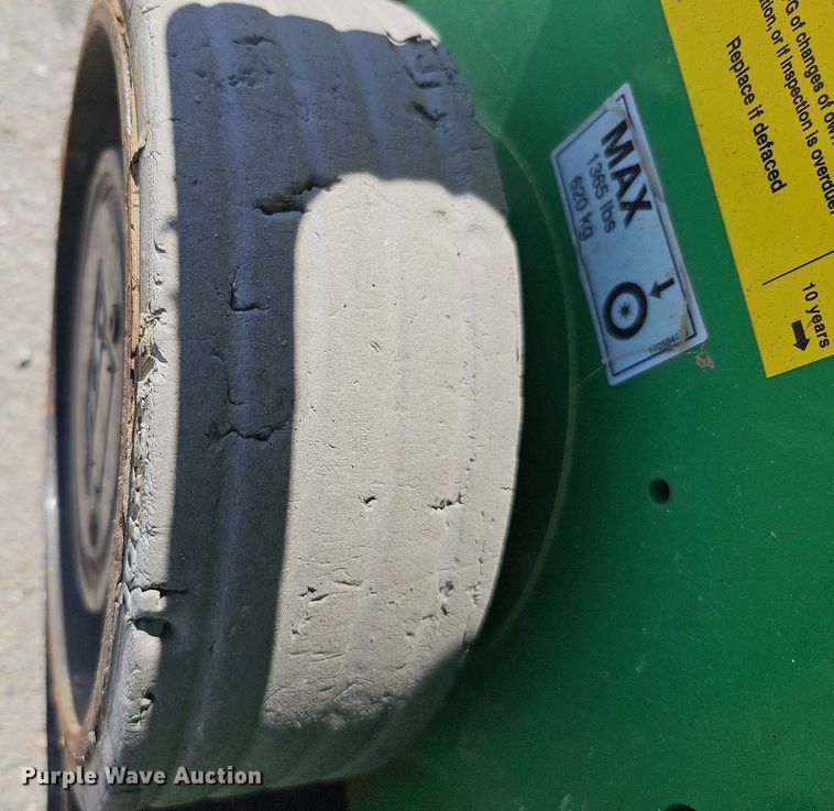 image for item LE9311 2015 JLG 1932RS  vertical lift