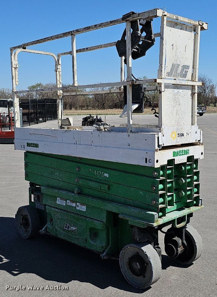 image for item LE9313 2015 JLG 2632 ES  vertical lift