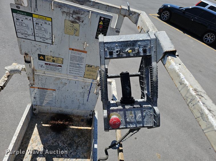 image for item LE9313 2015 JLG 2632 ES  vertical lift