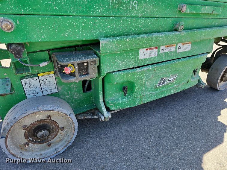 image for item LE9313 2015 JLG 2632 ES  vertical lift