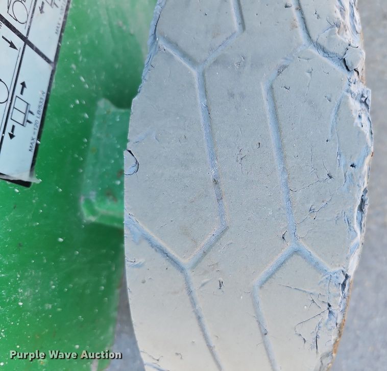 image for item LE9313 2015 JLG 2632 ES  vertical lift