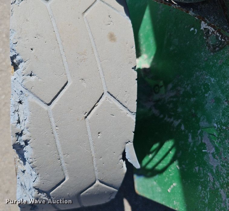 image for item LE9313 2015 JLG 2632 ES  vertical lift