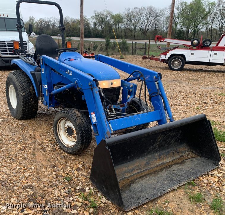 image for item LI9162 2003 New Holland TC33D  tractor