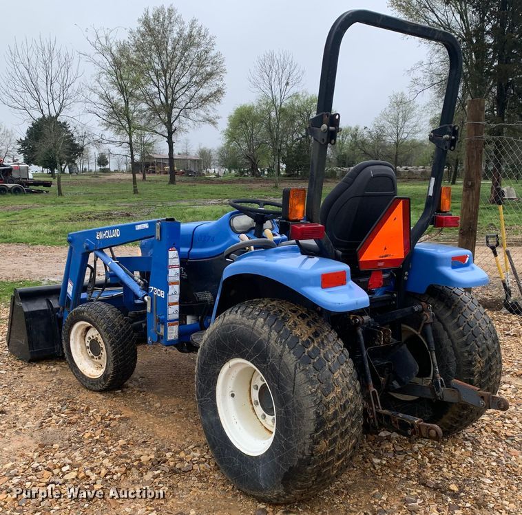 image for item LI9162 2003 New Holland TC33D  tractor