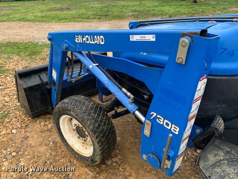 image for item LI9162 2003 New Holland TC33D  tractor