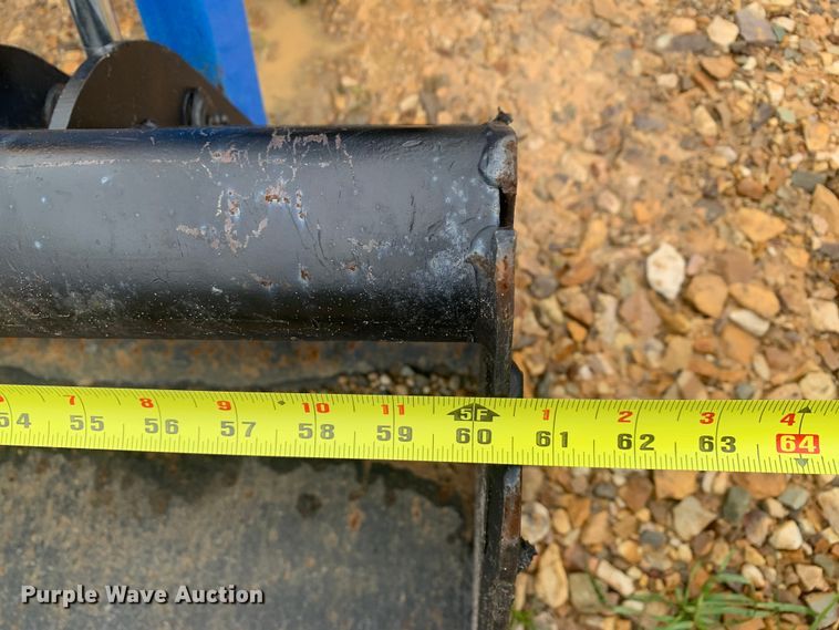 image for item LI9162 2003 New Holland TC33D  tractor