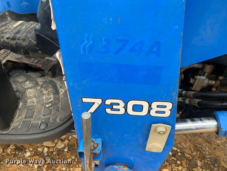 image for item LI9162 2003 New Holland TC33D  tractor