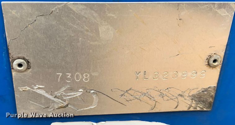 image for item LI9162 2003 New Holland TC33D  tractor