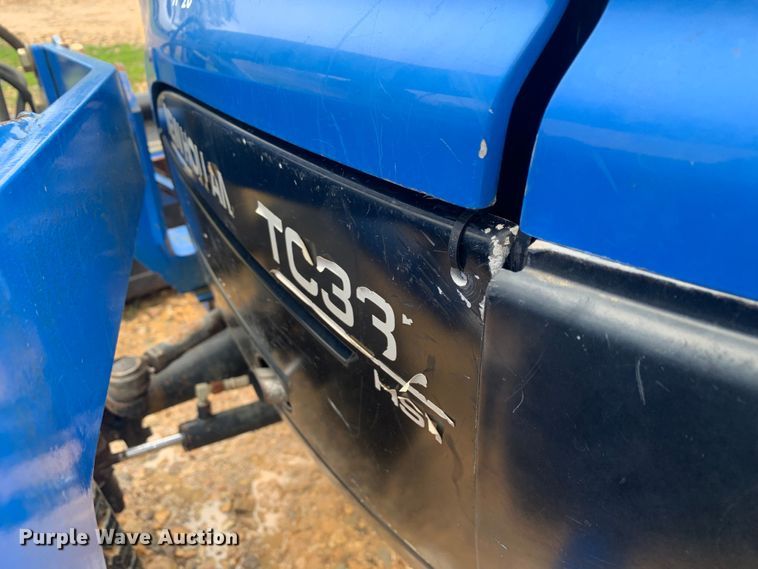 image for item LI9162 2003 New Holland TC33D  tractor