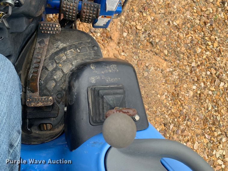 image for item LI9162 2003 New Holland TC33D  tractor