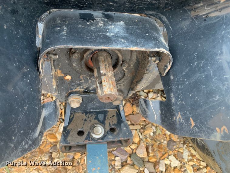 image for item LI9162 2003 New Holland TC33D  tractor