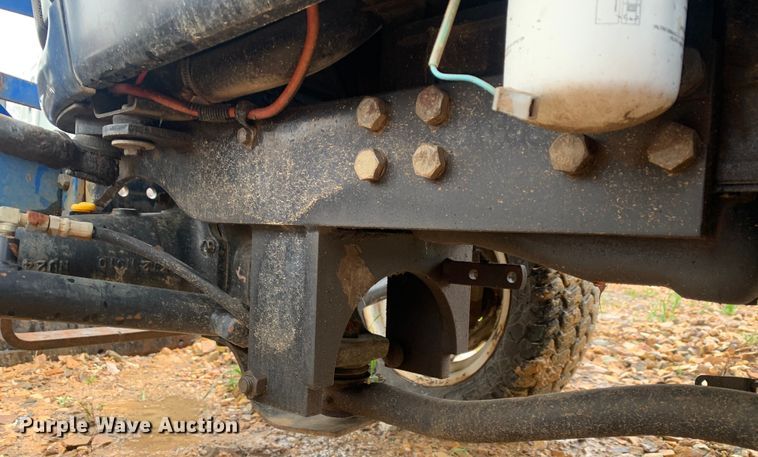 image for item LI9162 2003 New Holland TC33D  tractor