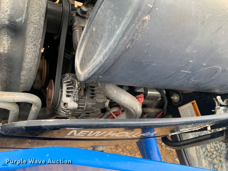 image for item LI9162 2003 New Holland TC33D  tractor