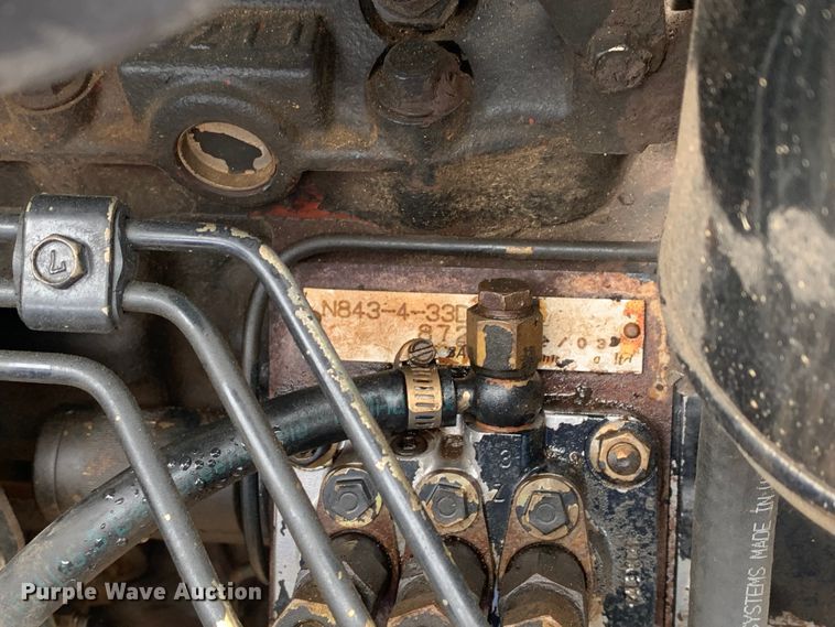 image for item LI9162 2003 New Holland TC33D  tractor