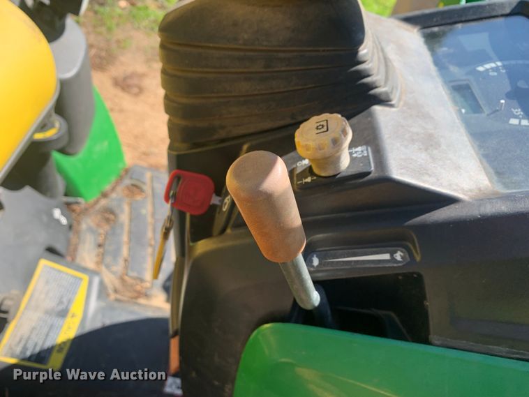 image for item LI9165 2015 John Deere 1025R  tractor