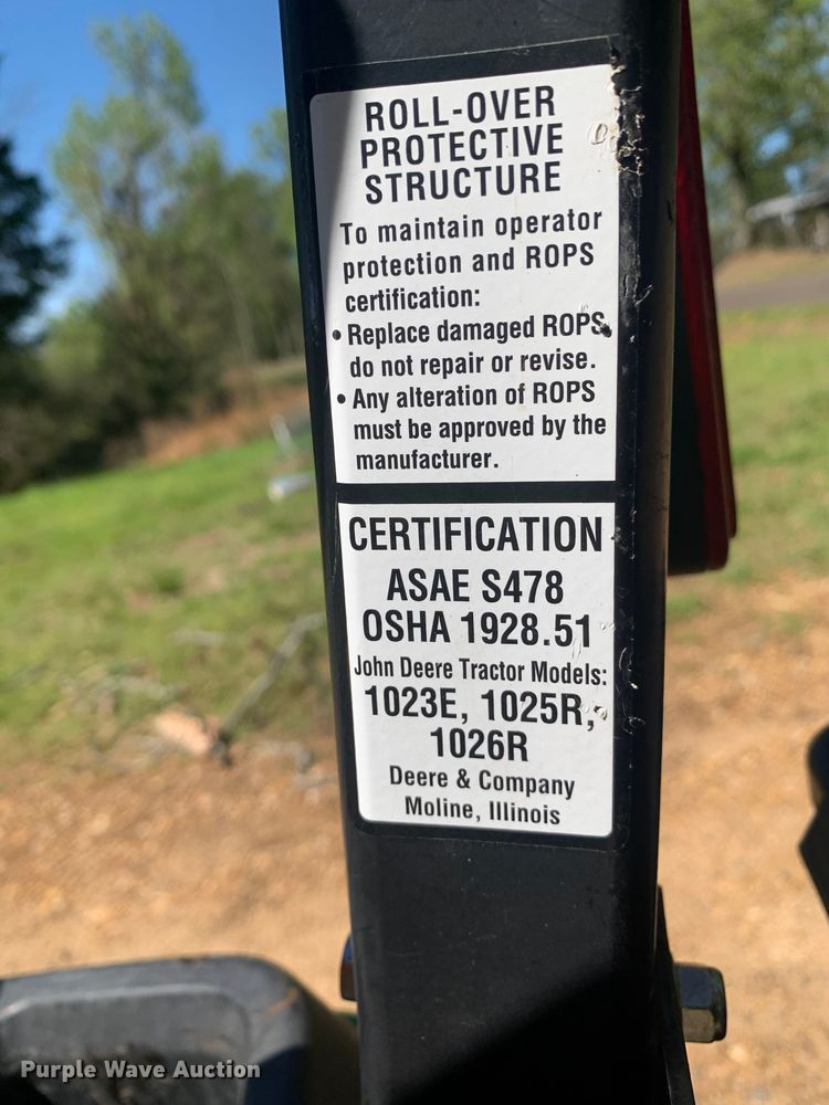 image for item LI9165 2015 John Deere 1025R  tractor