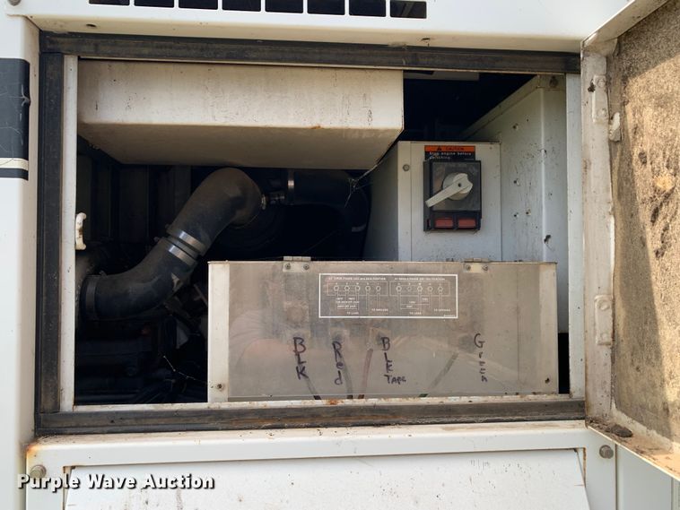 image for item LI9219 Whisperwatt DCA-70USI  generator