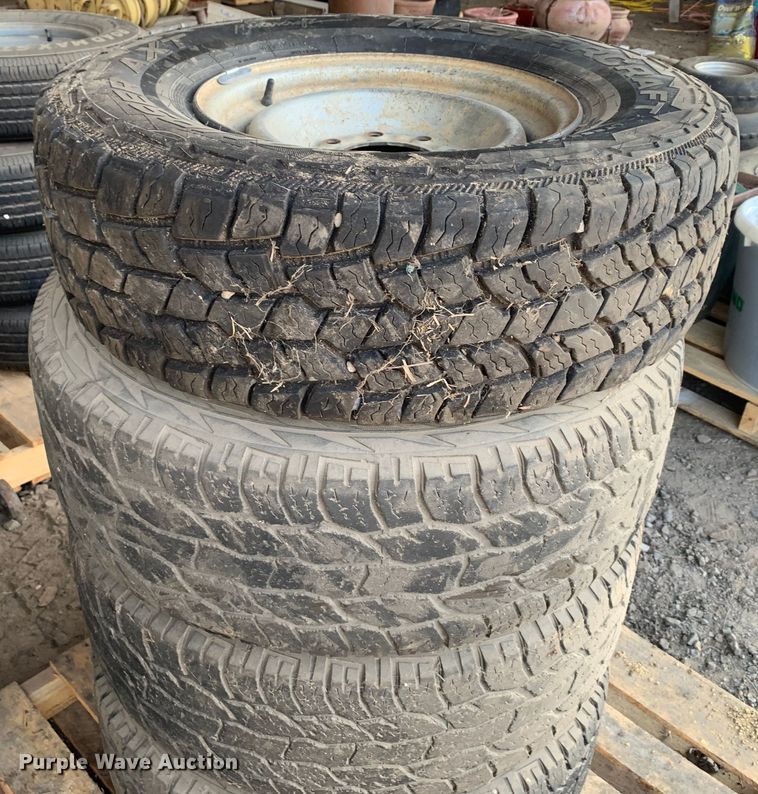 image for item LI9222 Approx. 8 pallets of wheels and tires