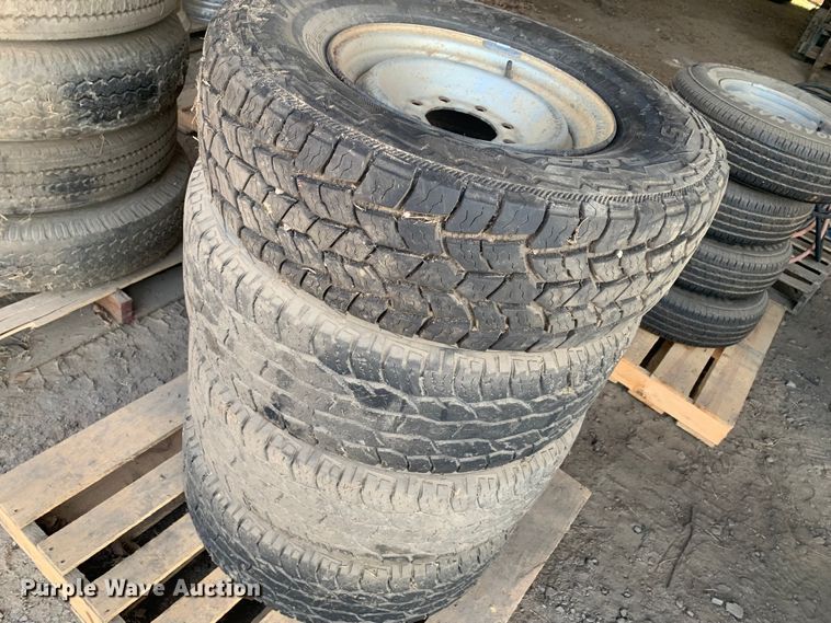 image for item LI9222 Approx. 8 pallets of wheels and tires