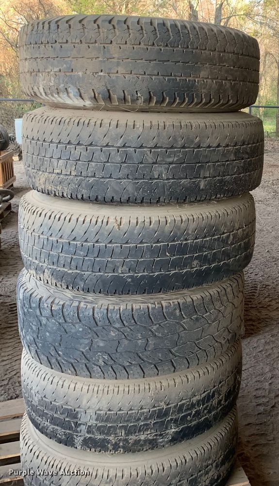 image for item LI9222 Approx. 8 pallets of wheels and tires