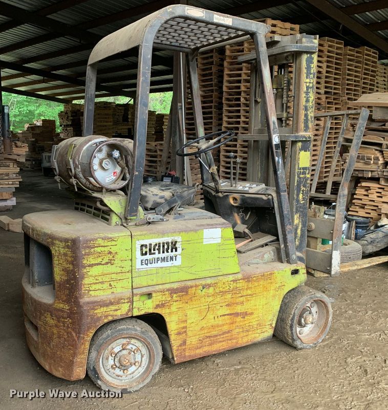 image for item LI9245 Clark C500-45  forklift