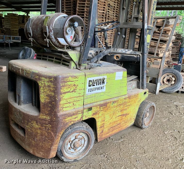 image for item LI9245 Clark C500-45  forklift