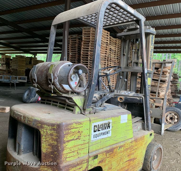 image for item LI9245 Clark C500-45  forklift
