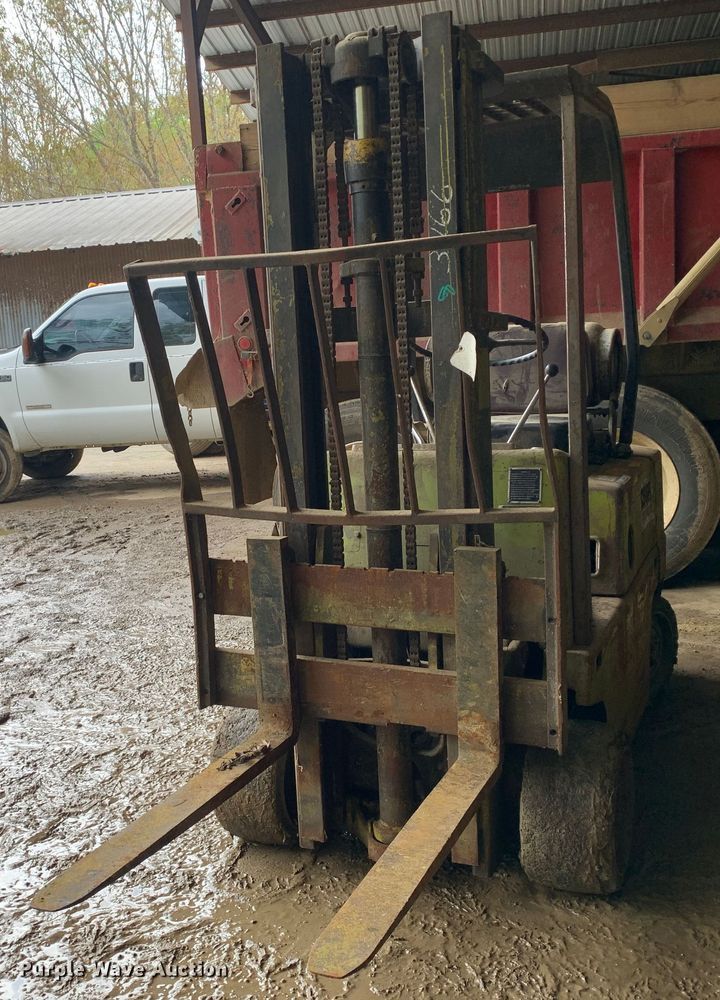 image for item LI9245 Clark C500-45  forklift