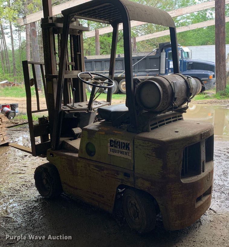 image for item LI9245 Clark C500-45  forklift