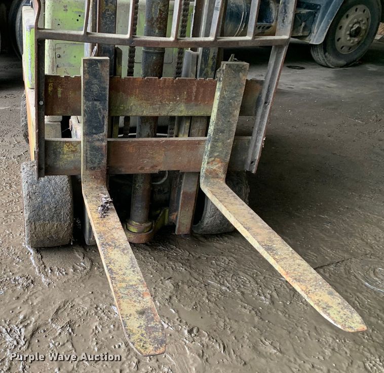 image for item LI9245 Clark C500-45  forklift