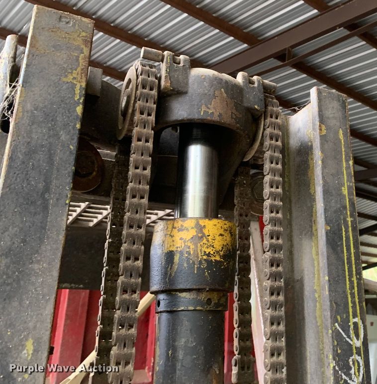 image for item LI9245 Clark C500-45  forklift