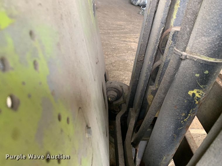 image for item LI9245 Clark C500-45  forklift