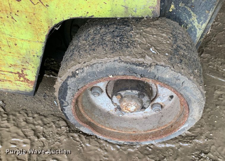 image for item LI9245 Clark C500-45  forklift