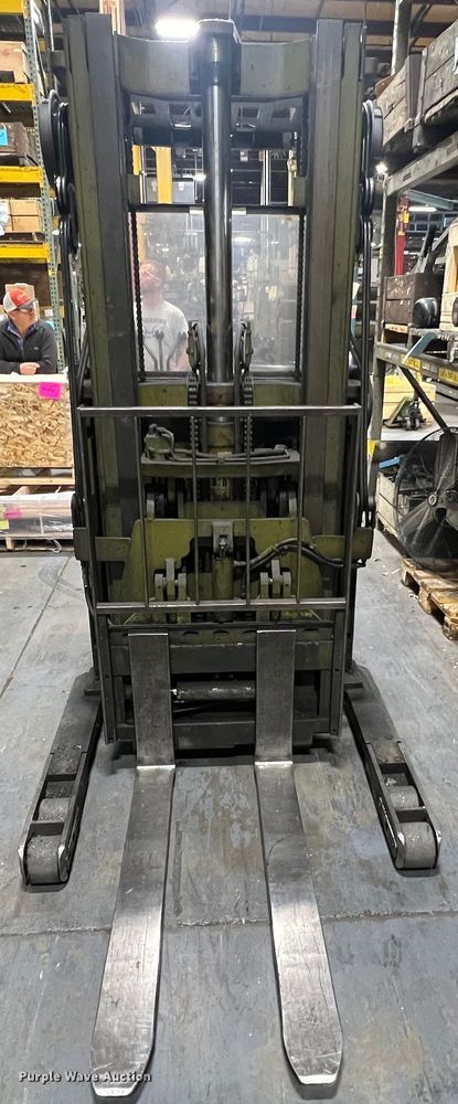 image for item LI9550 Clark NP300 40B  forklift