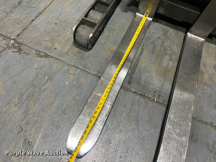 image for item LI9550 Clark NP300 40B  forklift