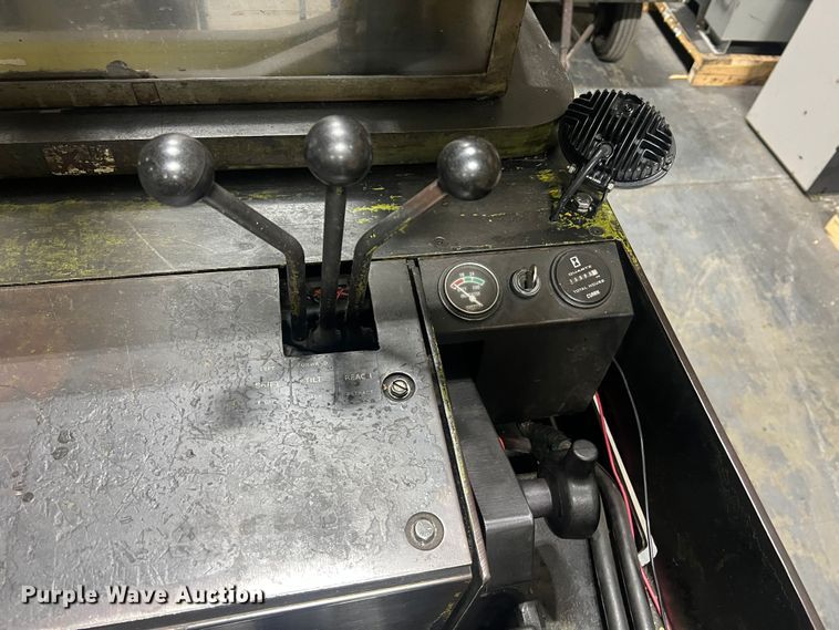 image for item LI9550 Clark NP300 40B  forklift