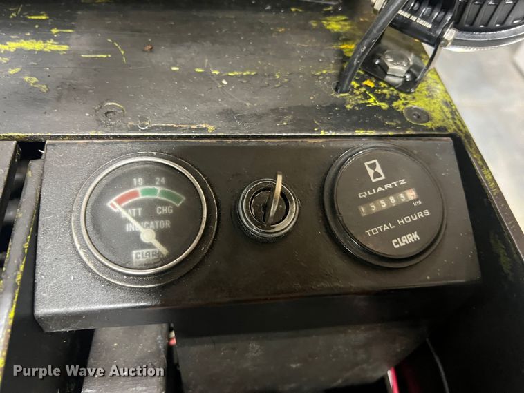 image for item LI9550 Clark NP300 40B  forklift