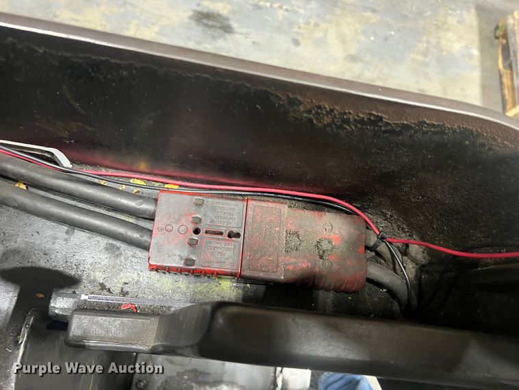 image for item LI9550 Clark NP300 40B  forklift