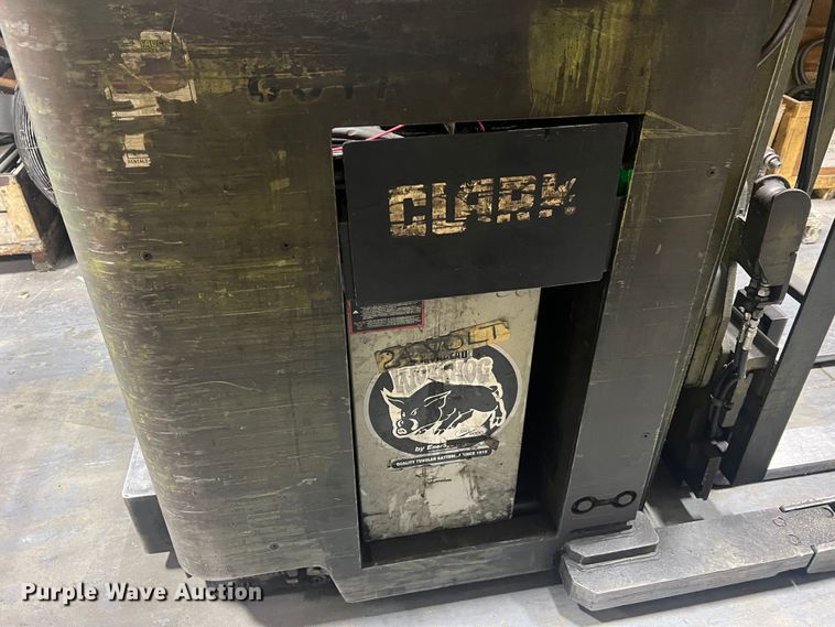 image for item LI9550 Clark NP300 40B  forklift