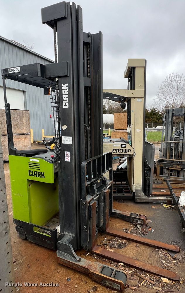 image for item LI9551 Clark NPR22  forklift