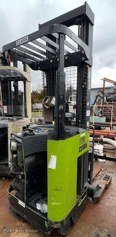 image for item LI9551 Clark NPR22  forklift